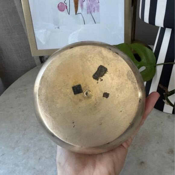 Vintage solid brass MCM vase - Picture 4 of 7